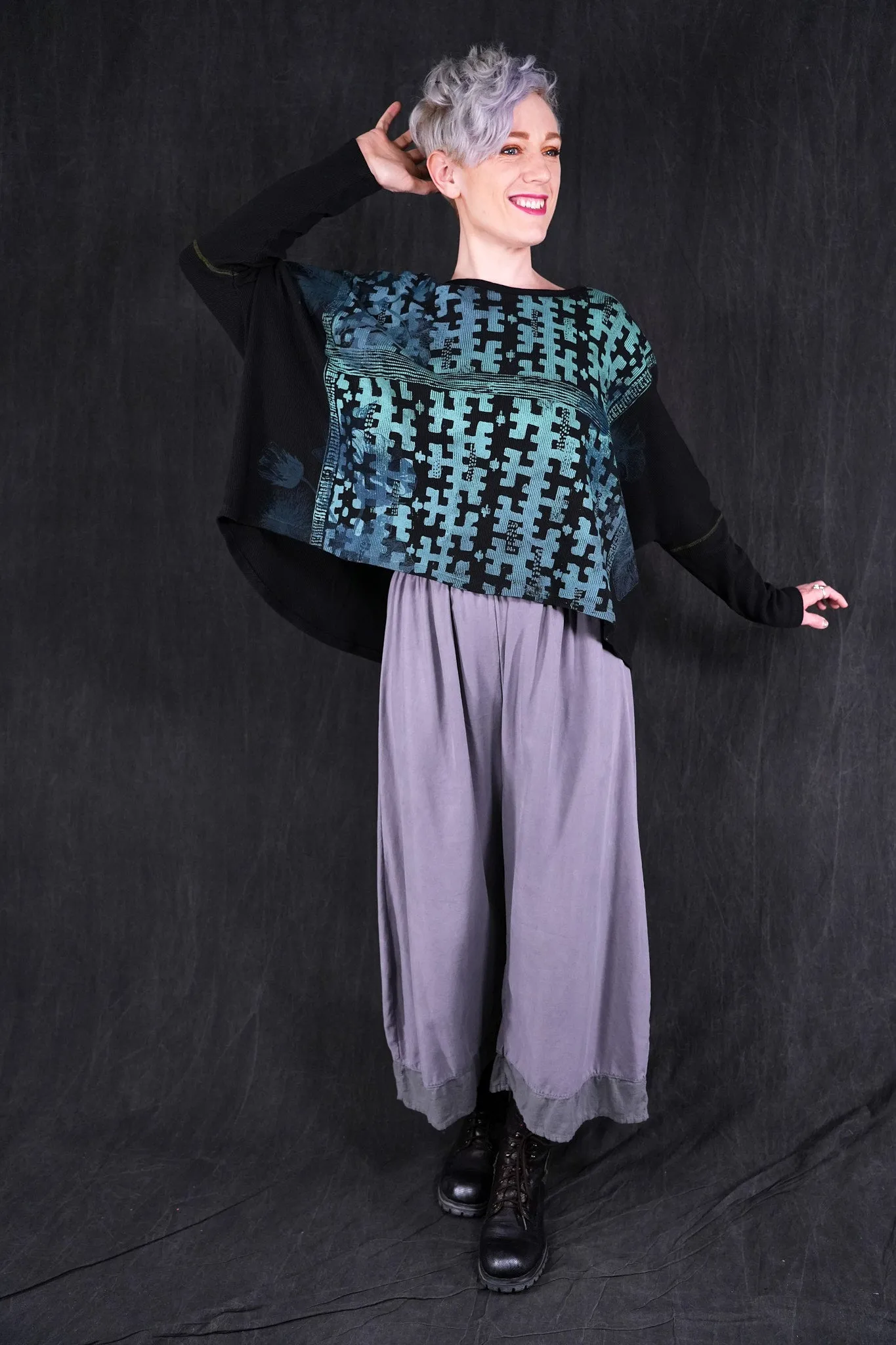 2323 Crop Thermal Layer Top Black