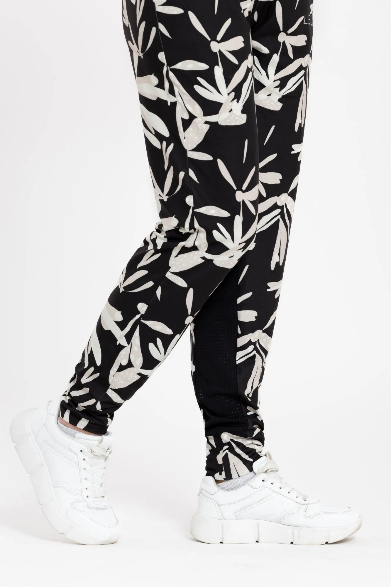 AirMesh Trackpants Pegasus