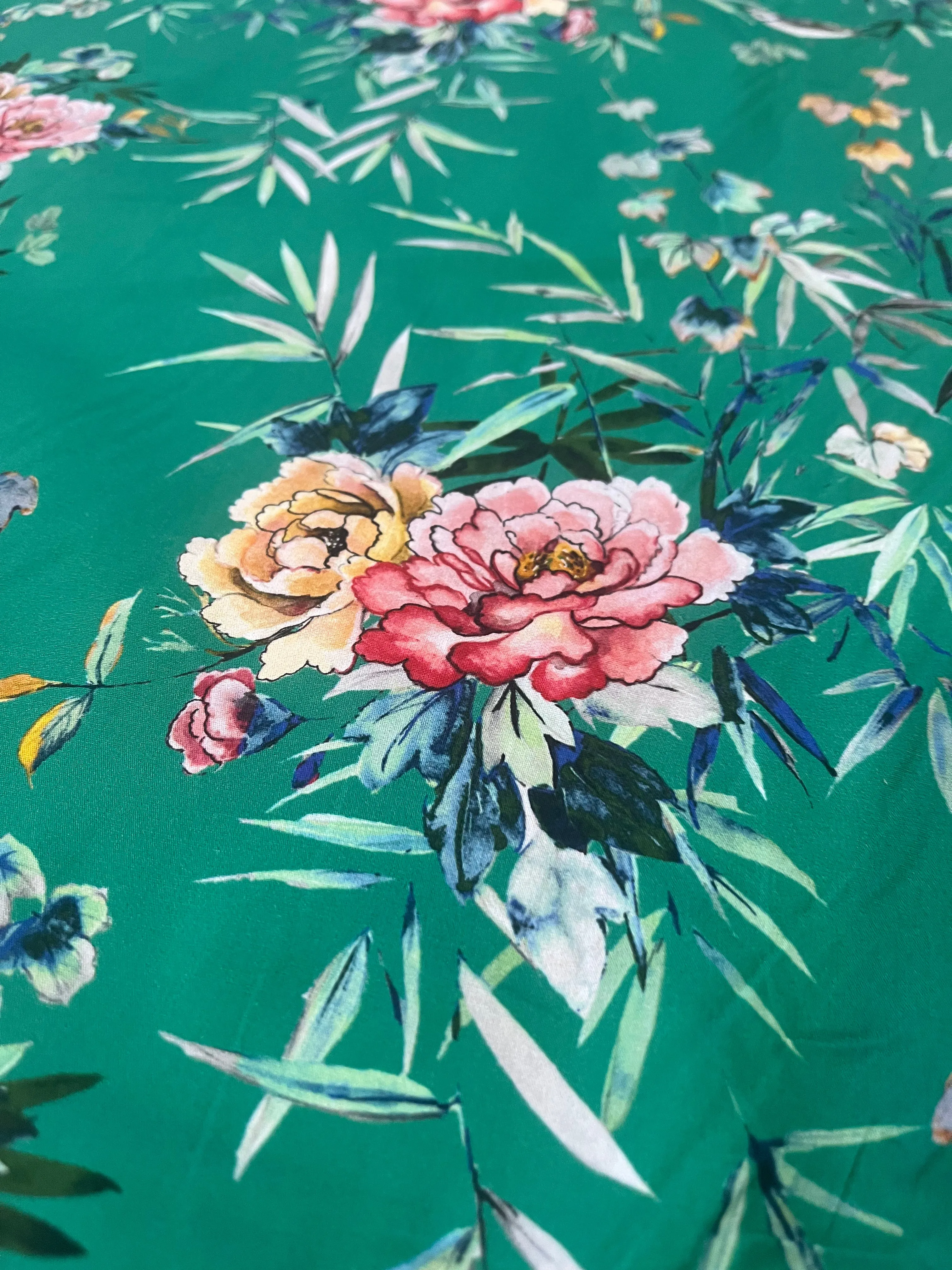 B01 Mattia 1035 cotton green flower print