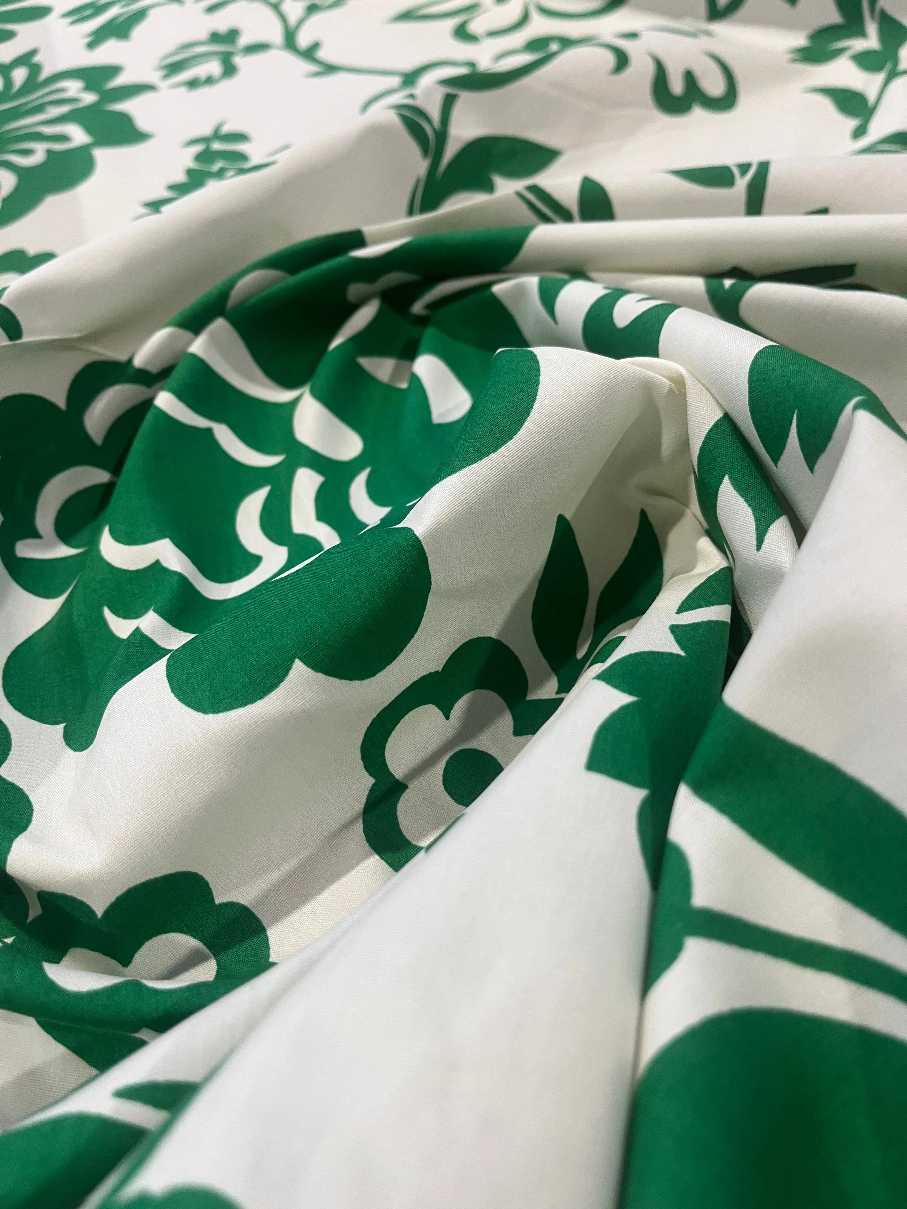 B01 Mattia poplin white/green flowers