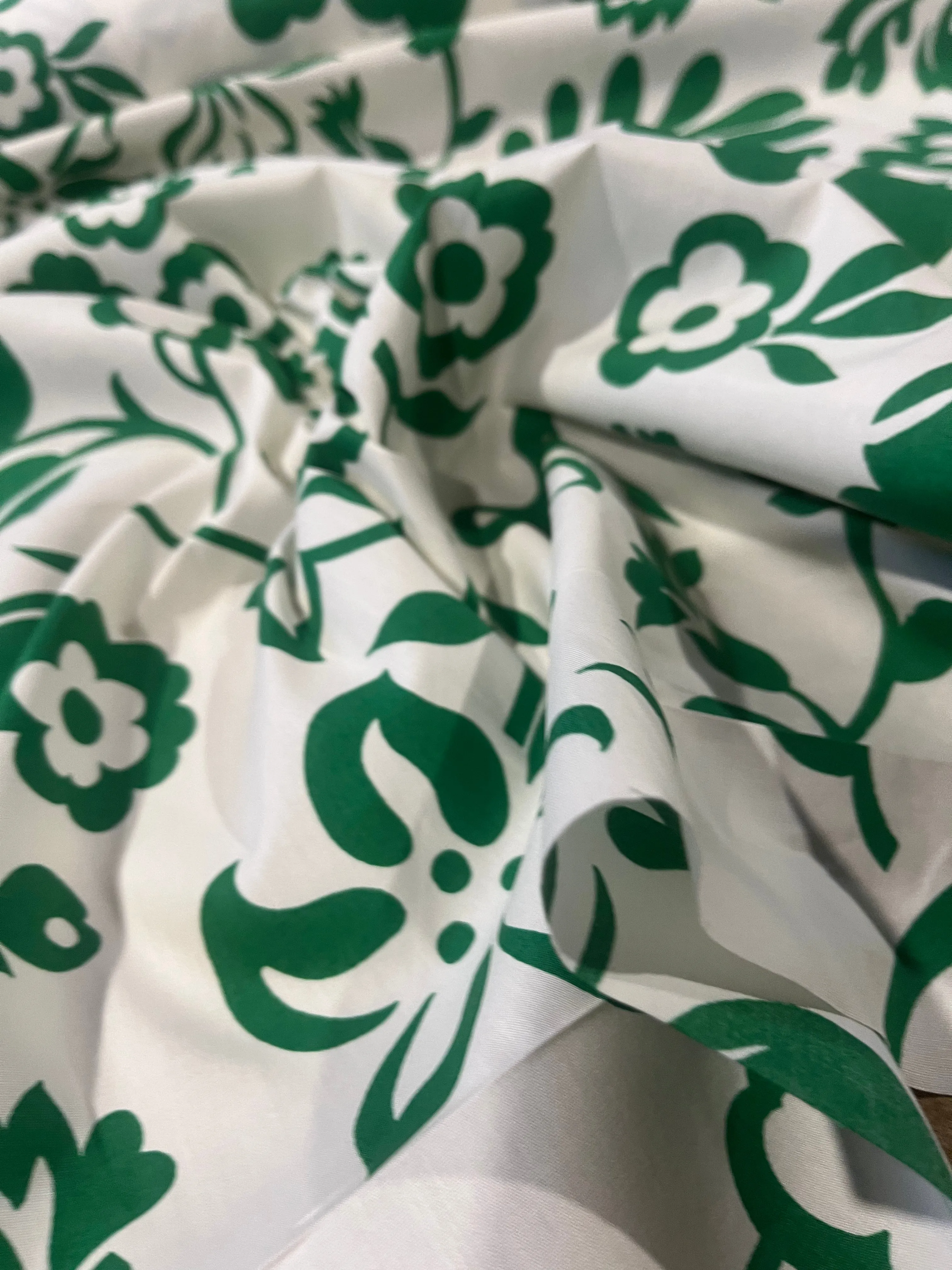 B01 Mattia poplin white/green flowers