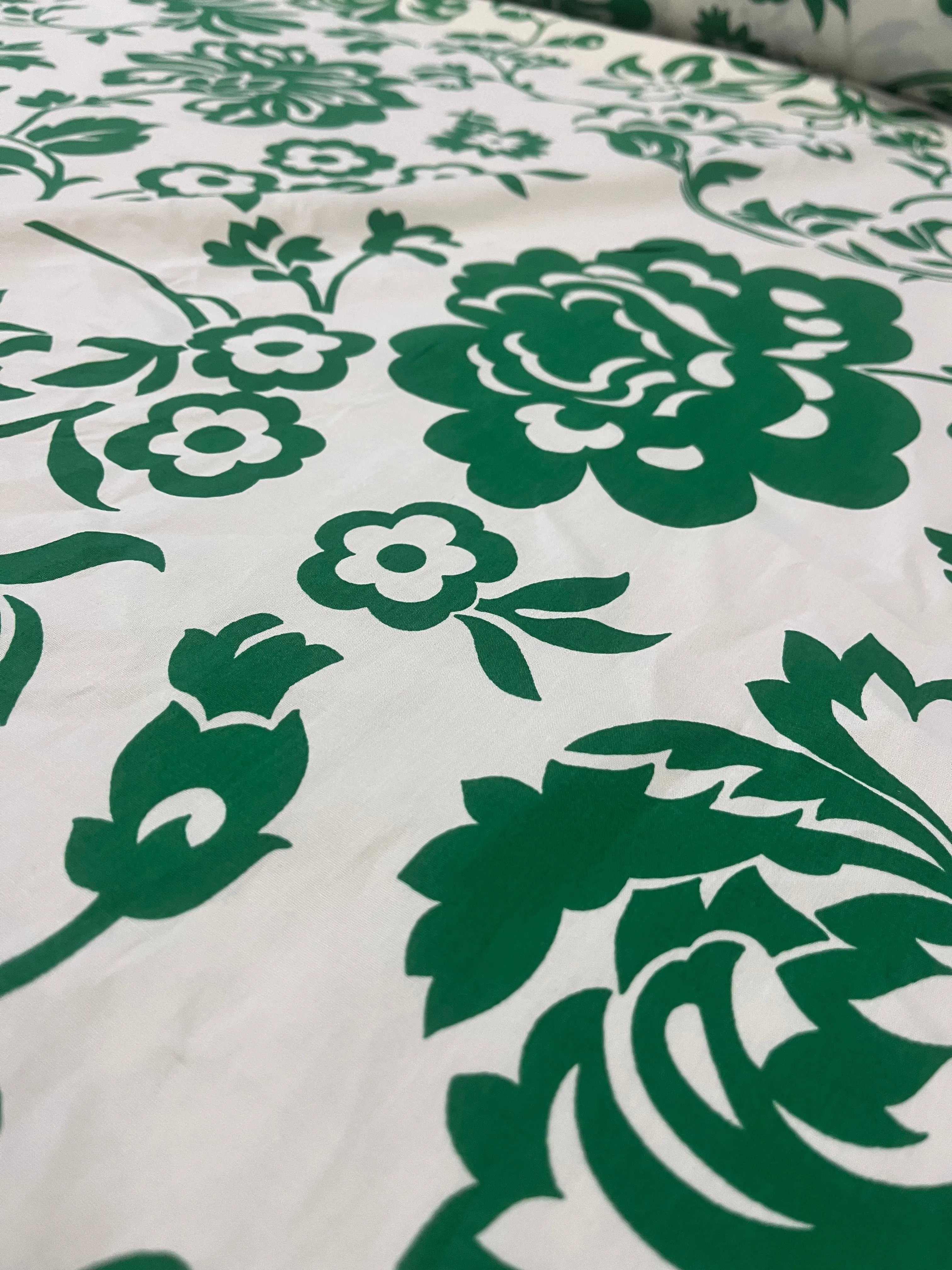 B01 Mattia poplin white/green flowers