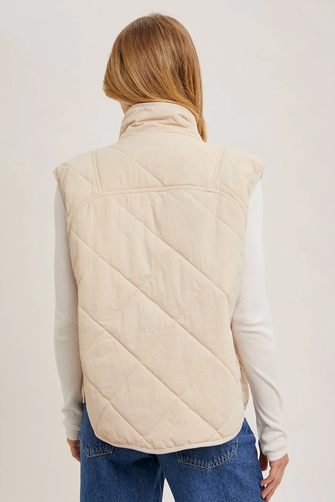 BUTTON DOWN QUILTED PUFFER VEST WITH POCKETS