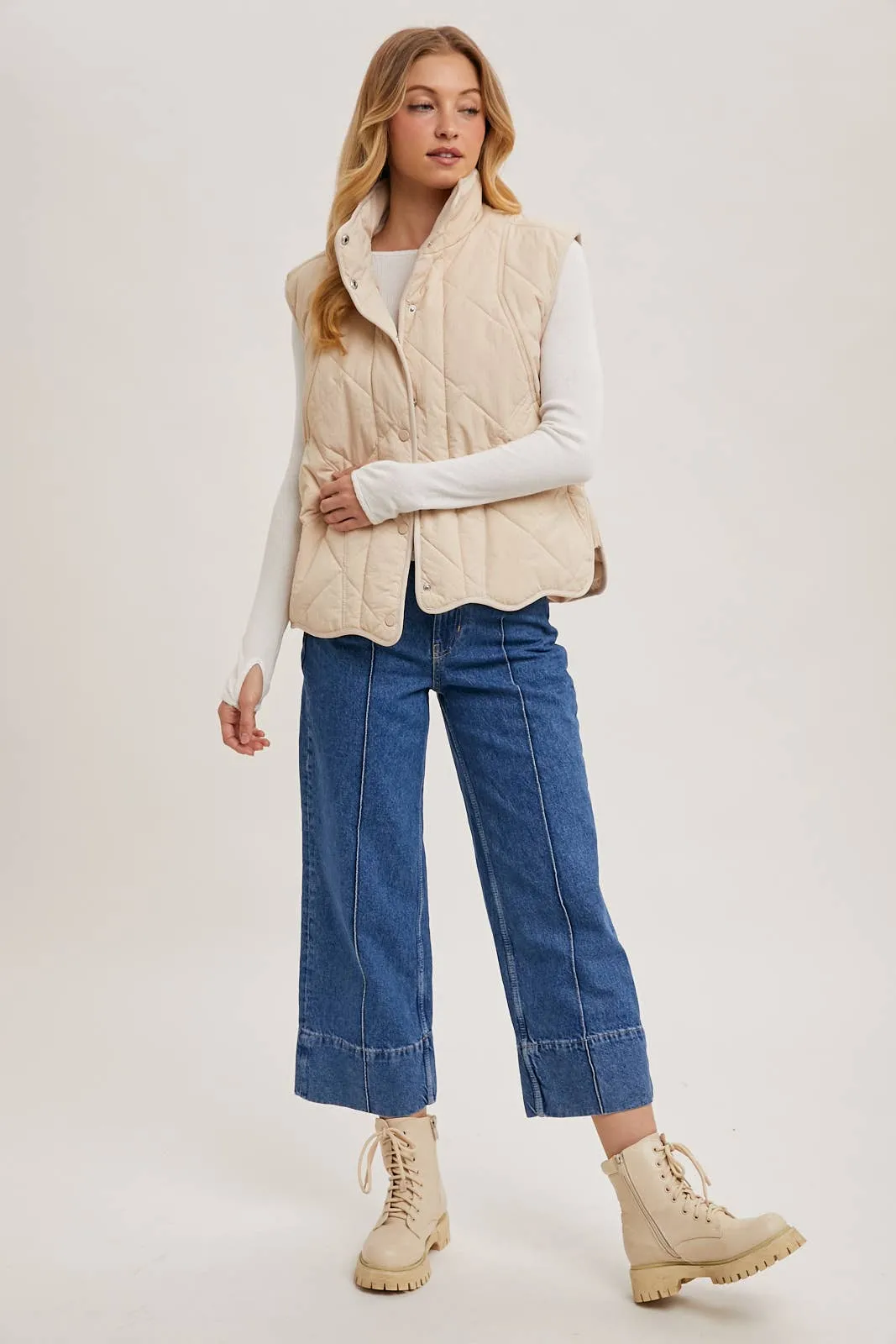 BUTTON DOWN QUILTED PUFFER VEST WITH POCKETS
