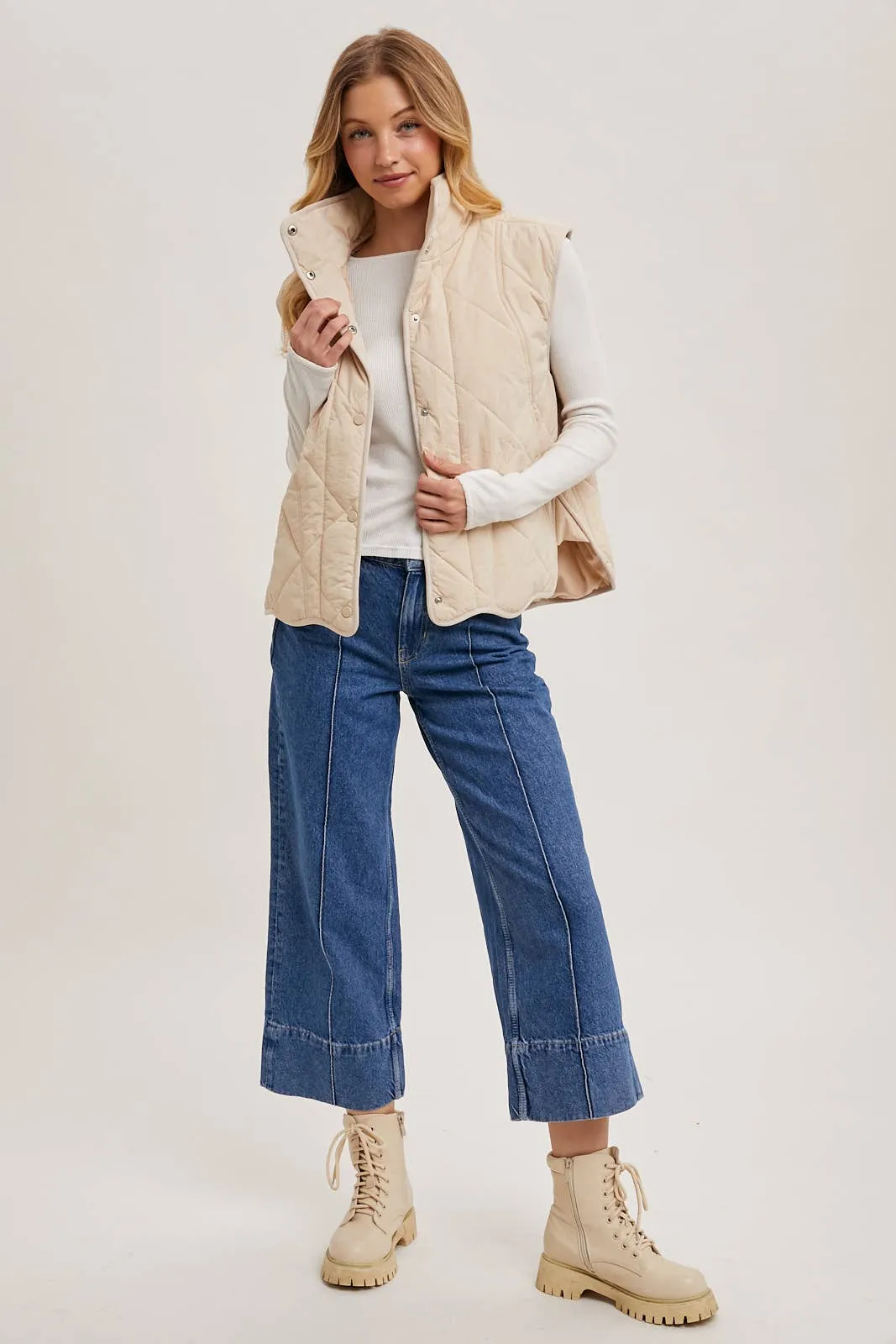 BUTTON DOWN QUILTED PUFFER VEST WITH POCKETS