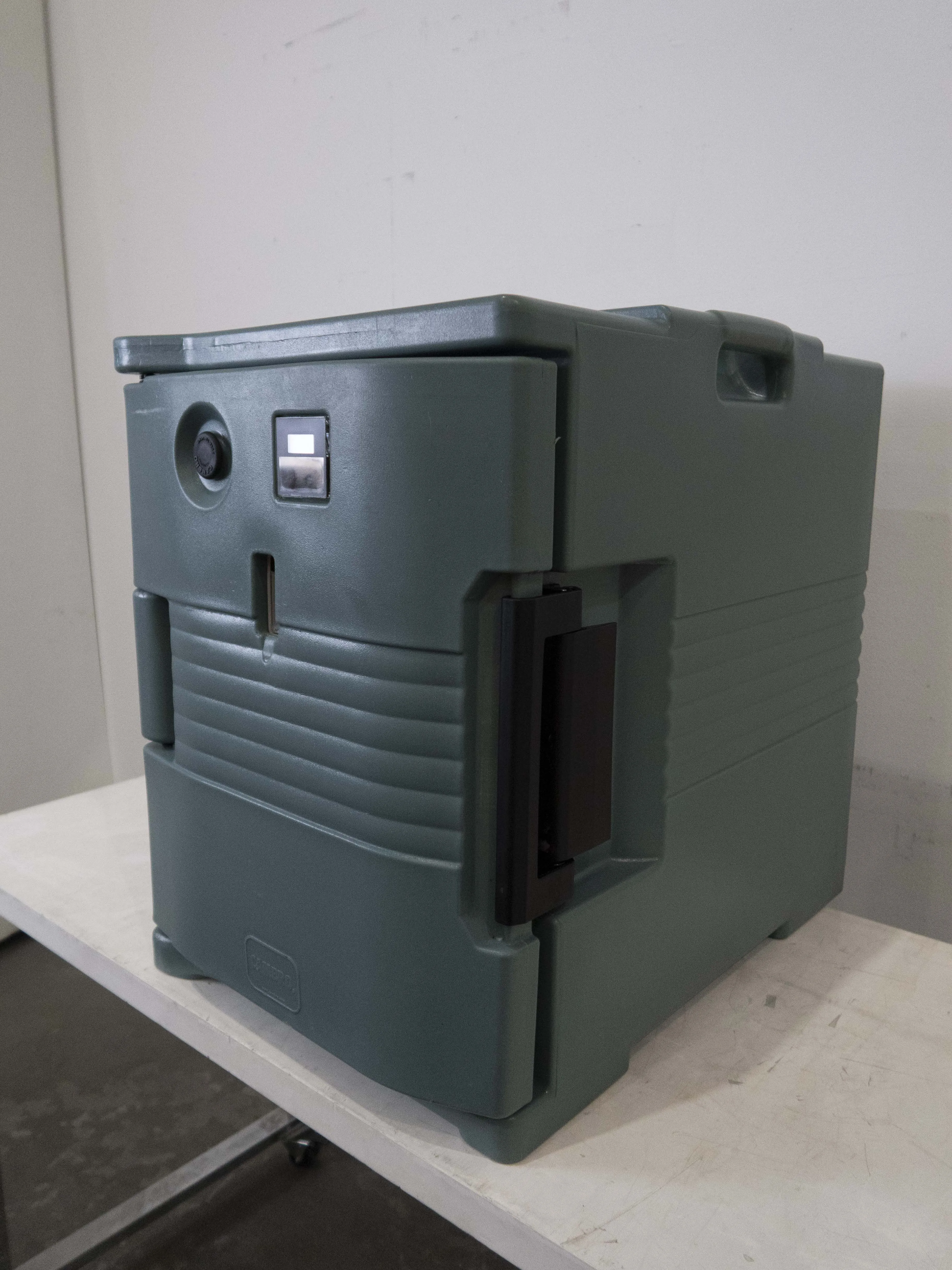 Cambro CAM6100 Heated Thermal Box