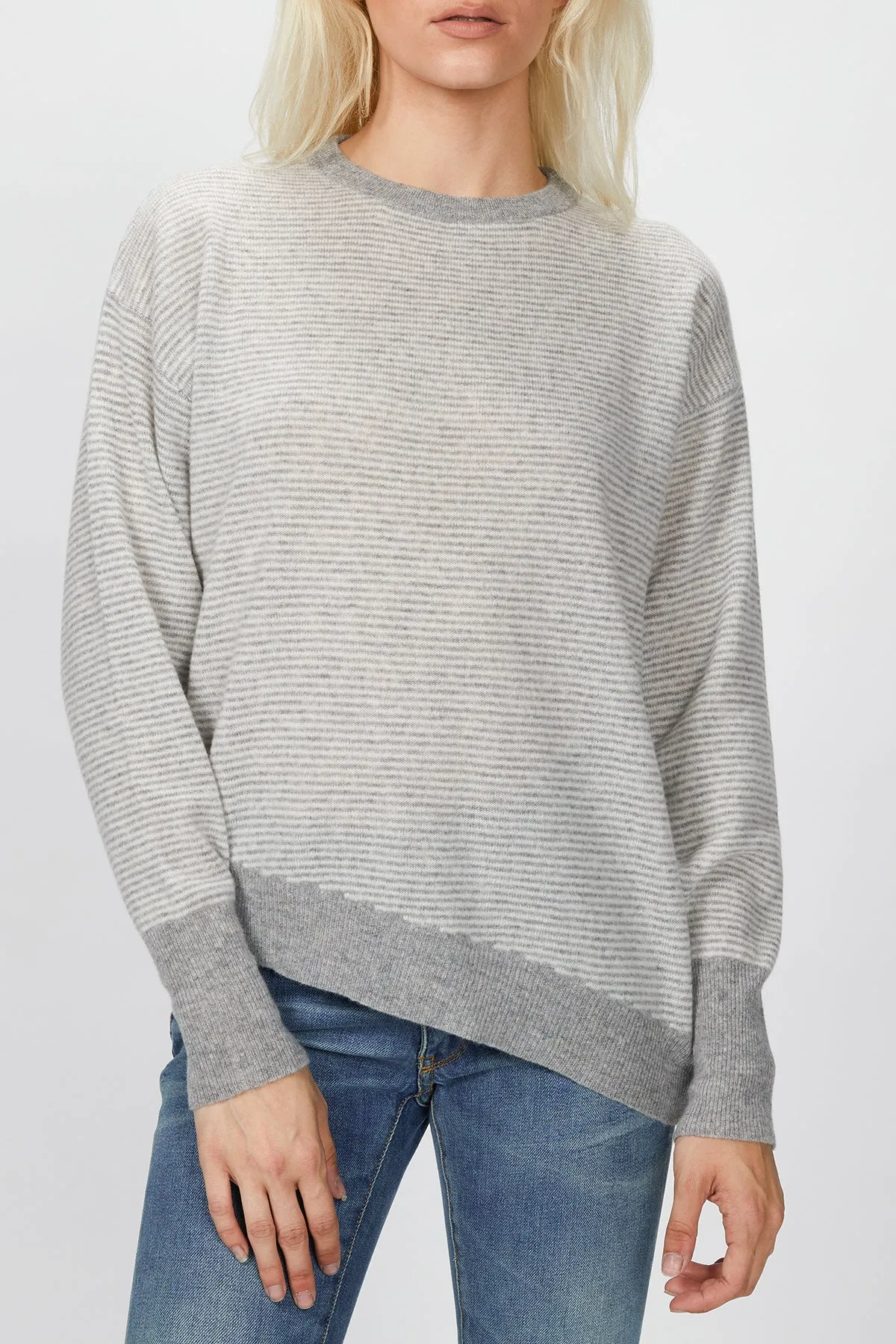 CREW NECK SWEATER