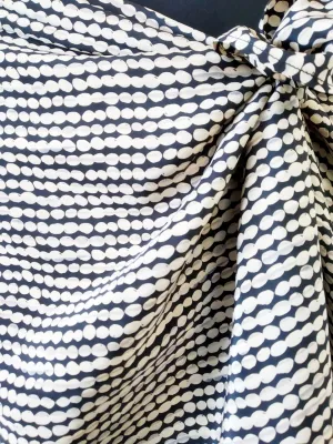 Elegant Maxi Silk Pareo Beach Wrap Black/Offwhite