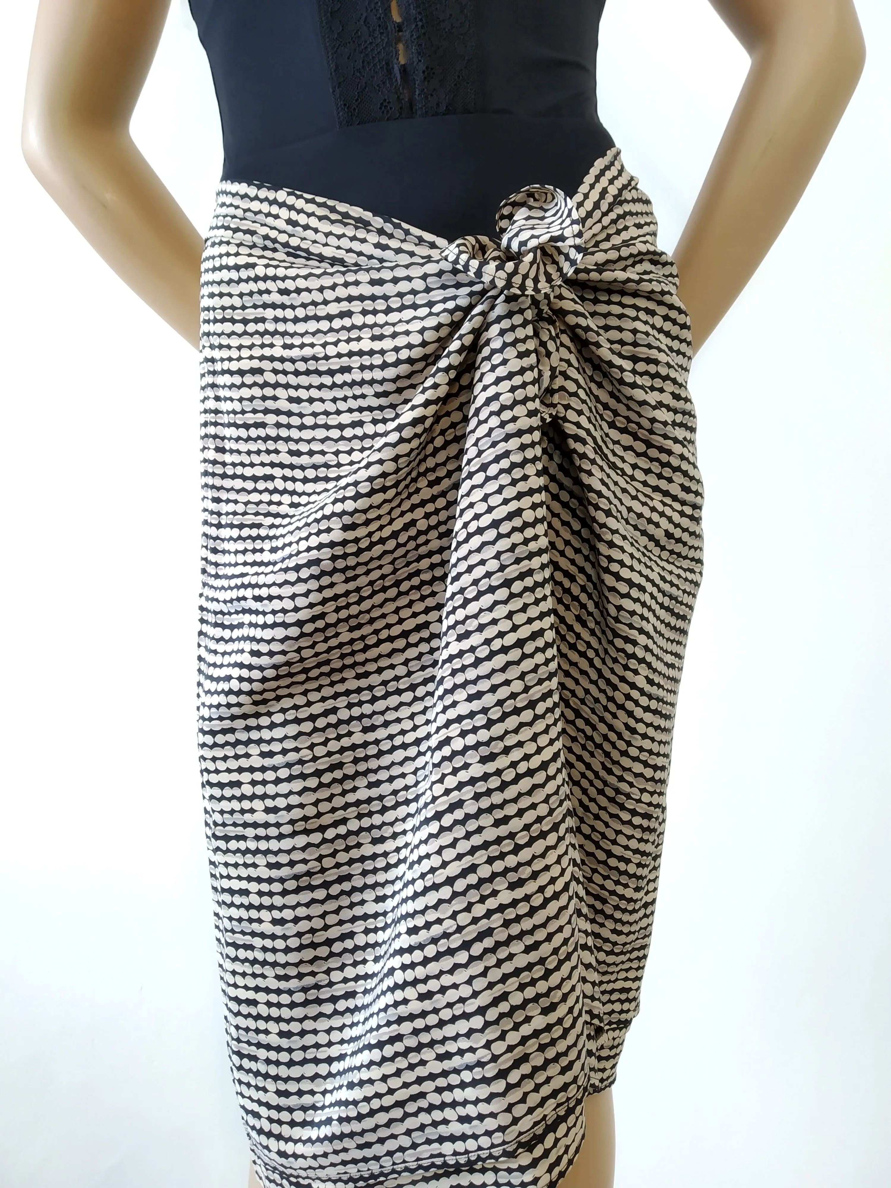 Elegant Maxi Silk Pareo Beach Wrap Black/Offwhite