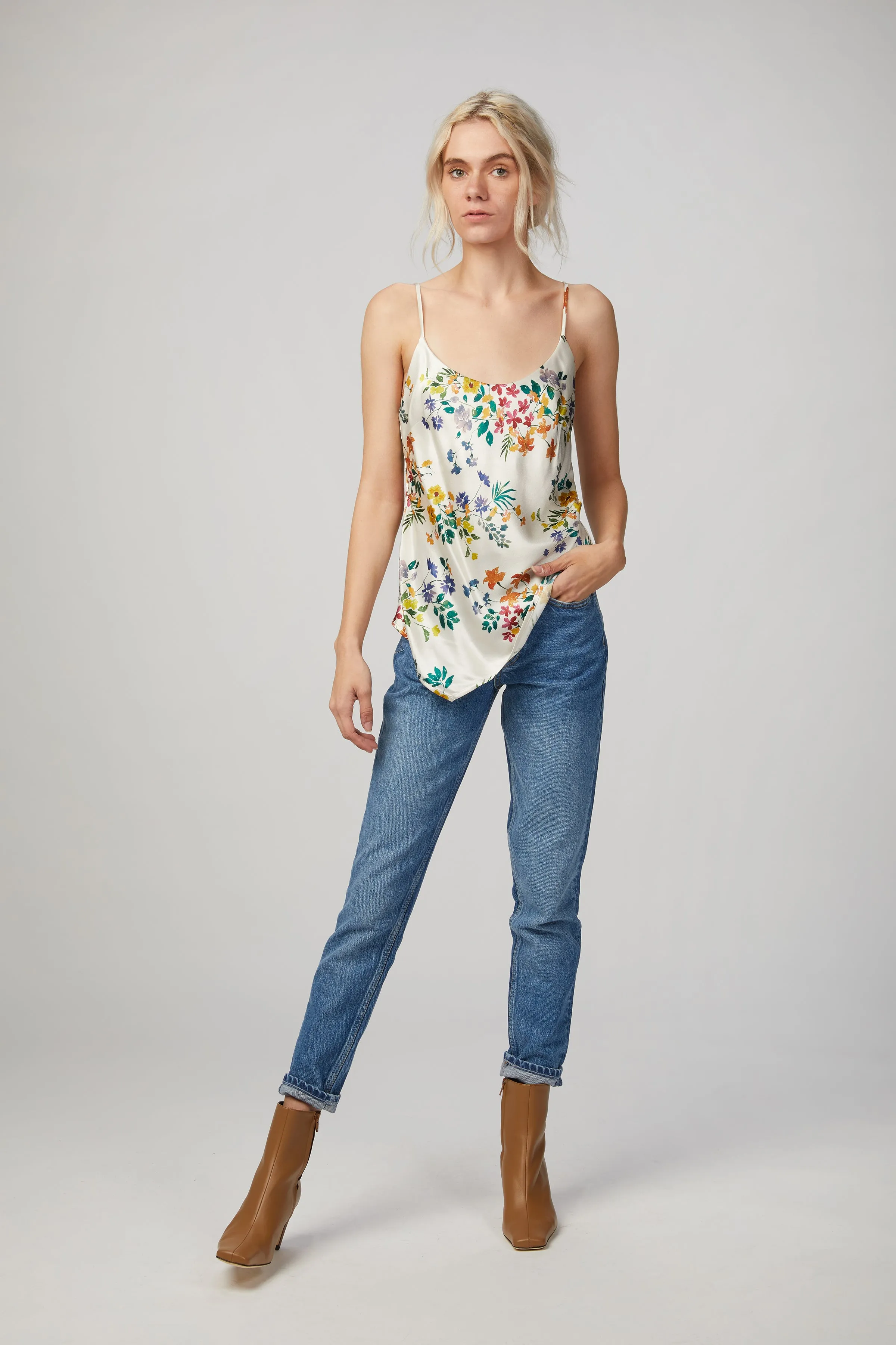 EVIE SCOOPNECK CAMI
