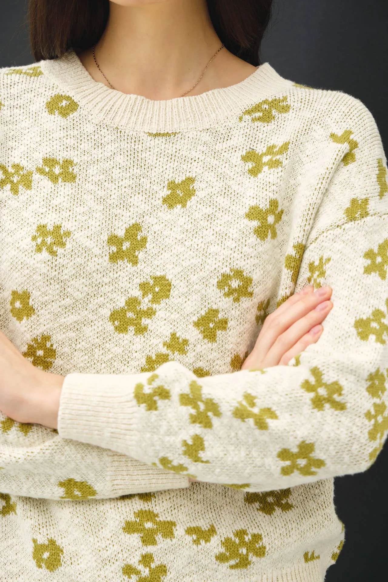 FLORAL SWEATER TOP