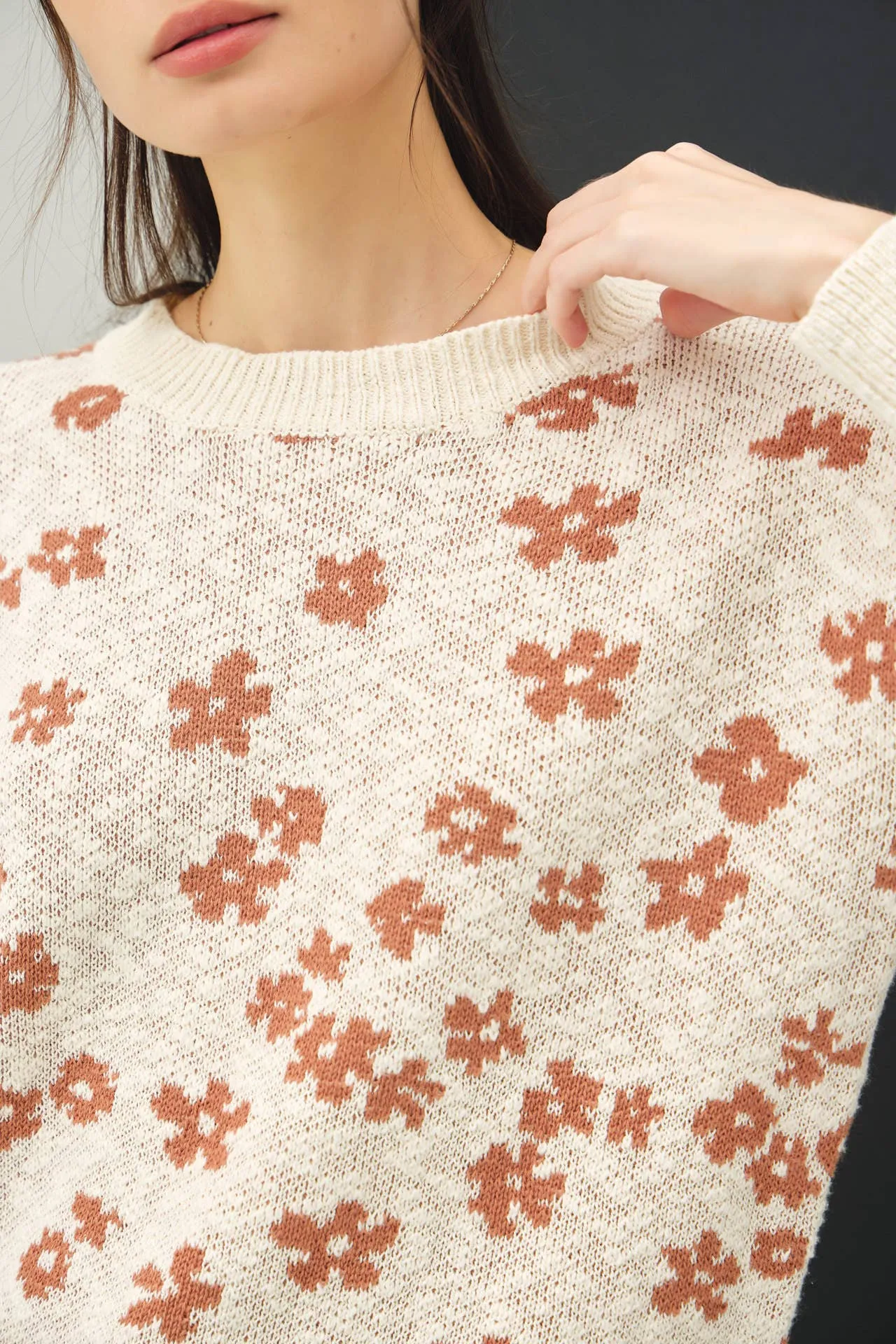 FLORAL SWEATER TOP
