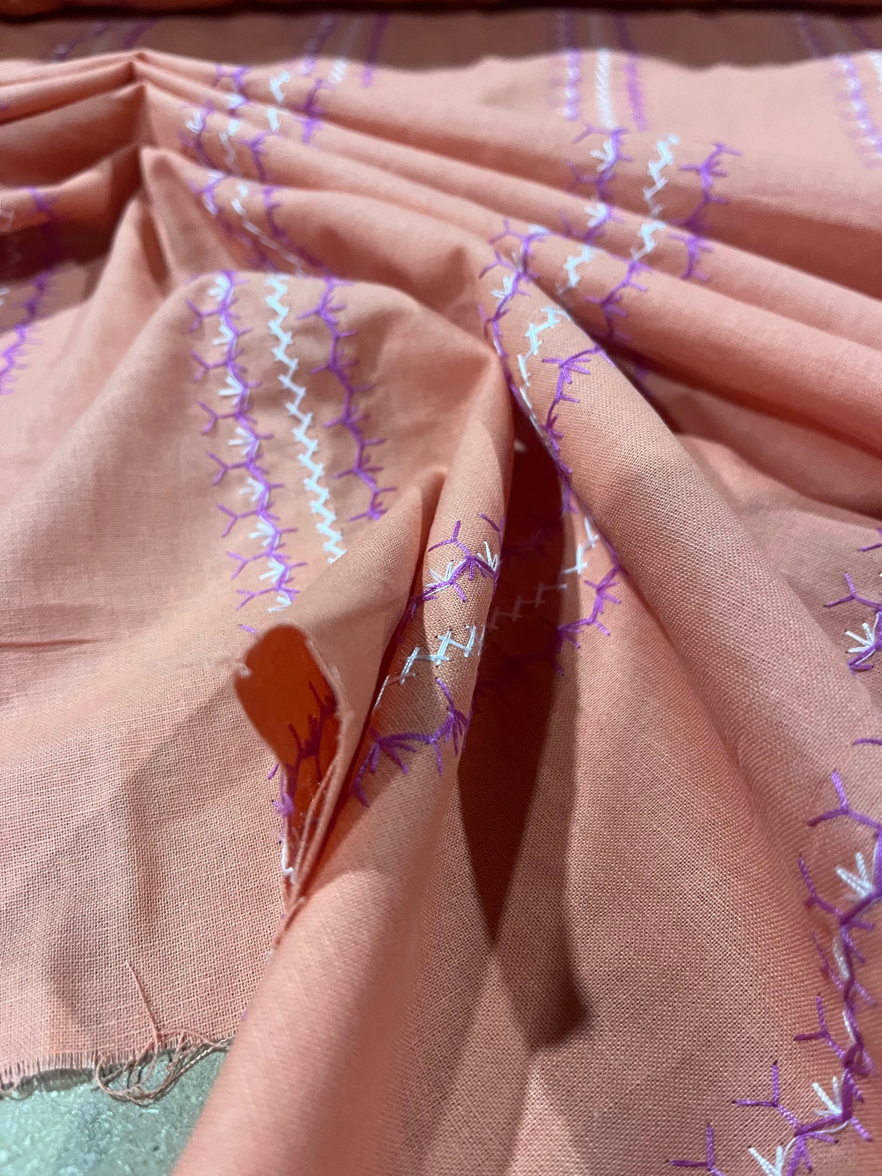 H02 African embroidery linen/cotton