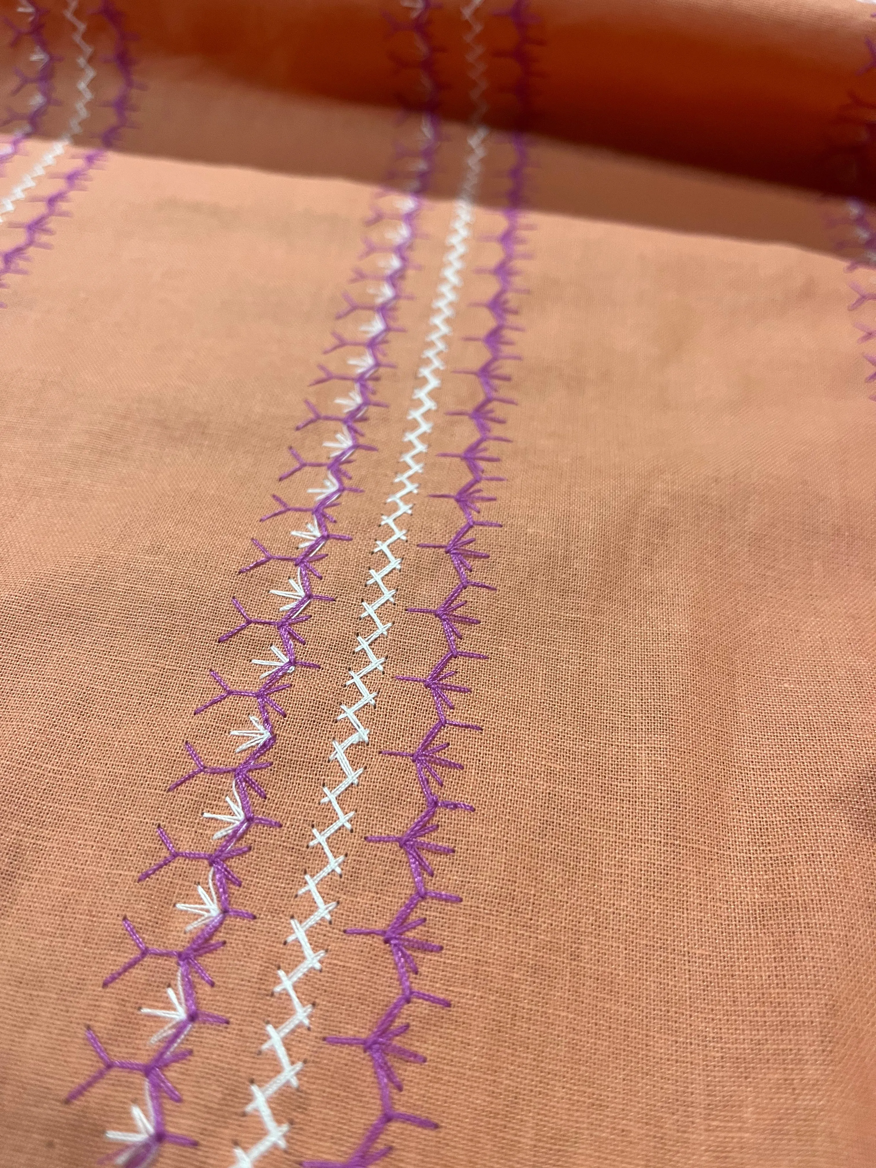 H02 African embroidery linen/cotton