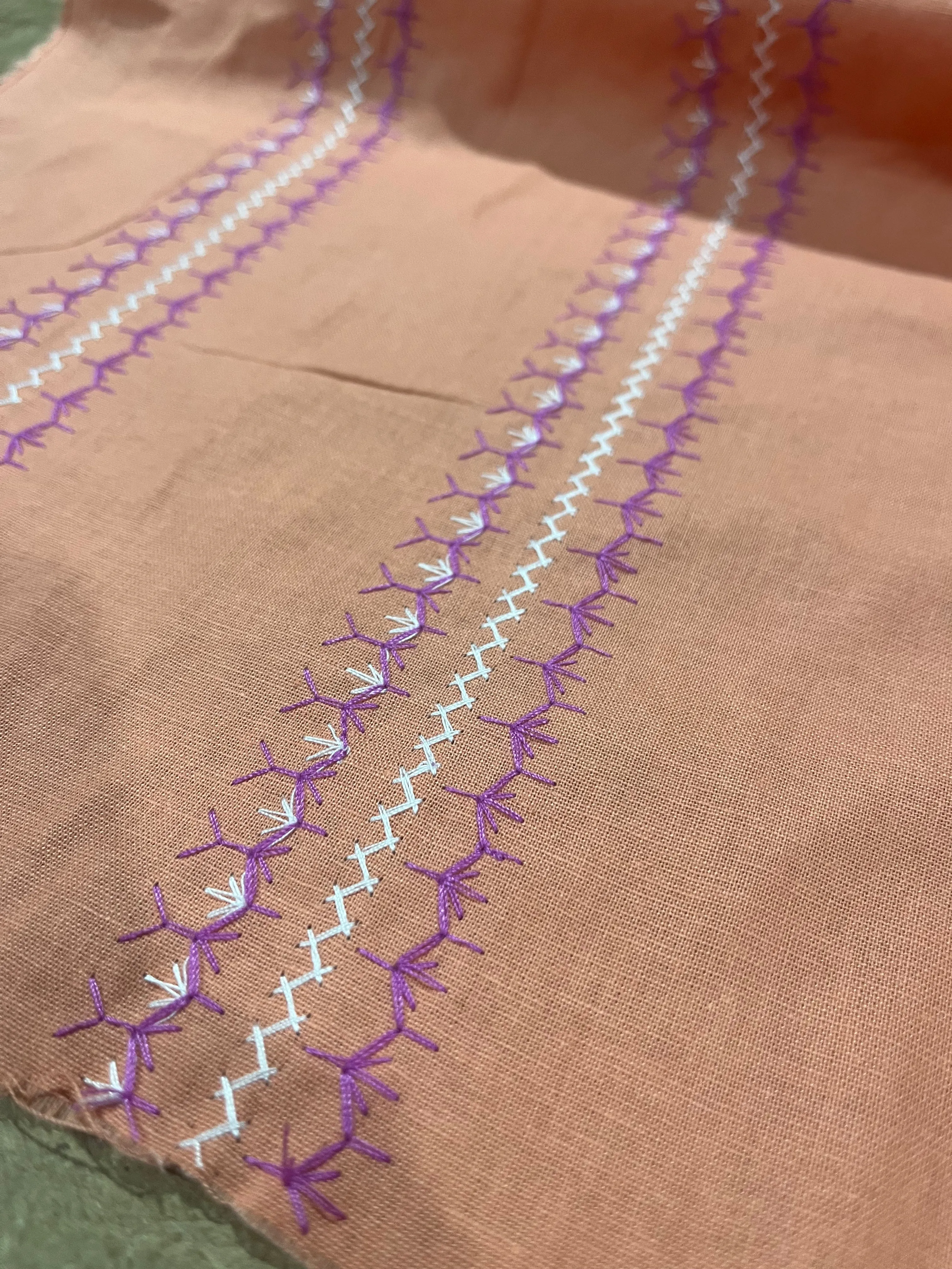 H02 African embroidery linen/cotton