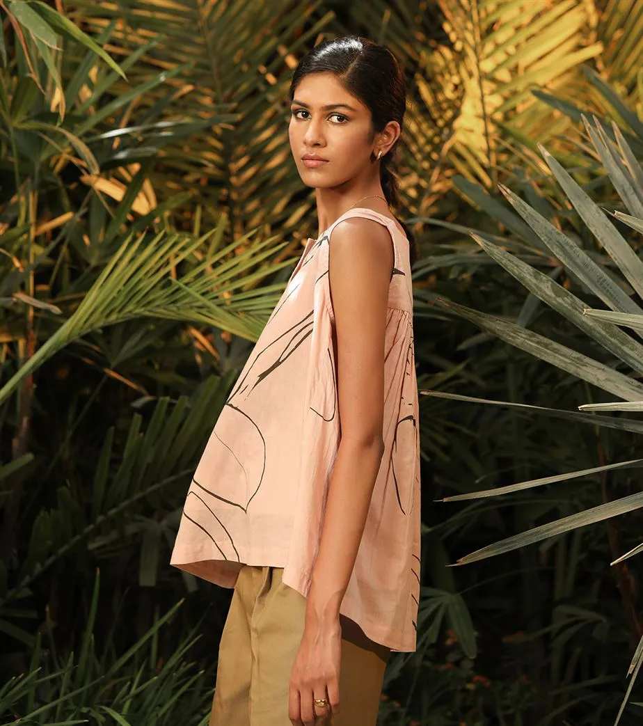 Khara Kapas   -   Higher Place  Pink floral top Higher Place  - Another Day in Paradise