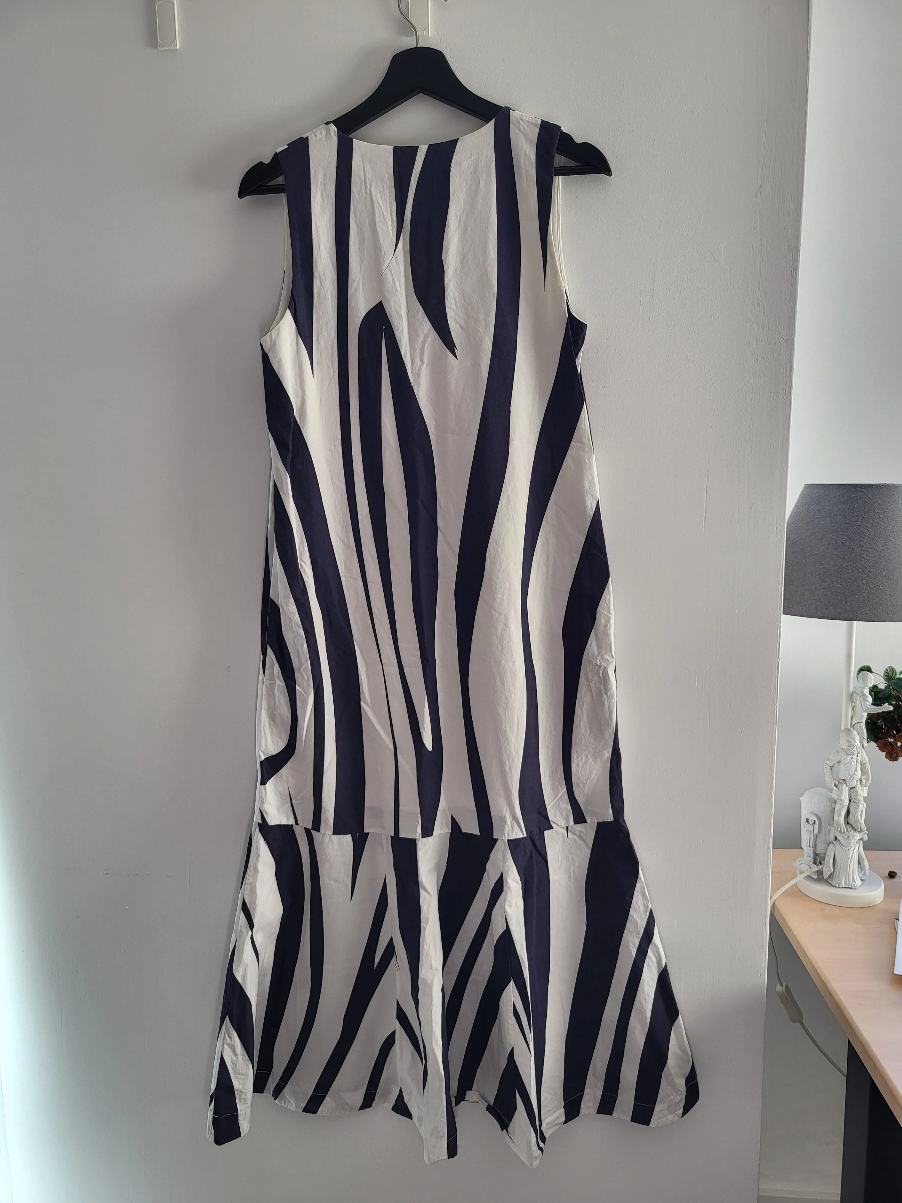 Madelyn-Paige Dress in Off White & Navy