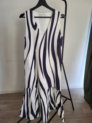 Madelyn-Paige Dress in Off White & Navy