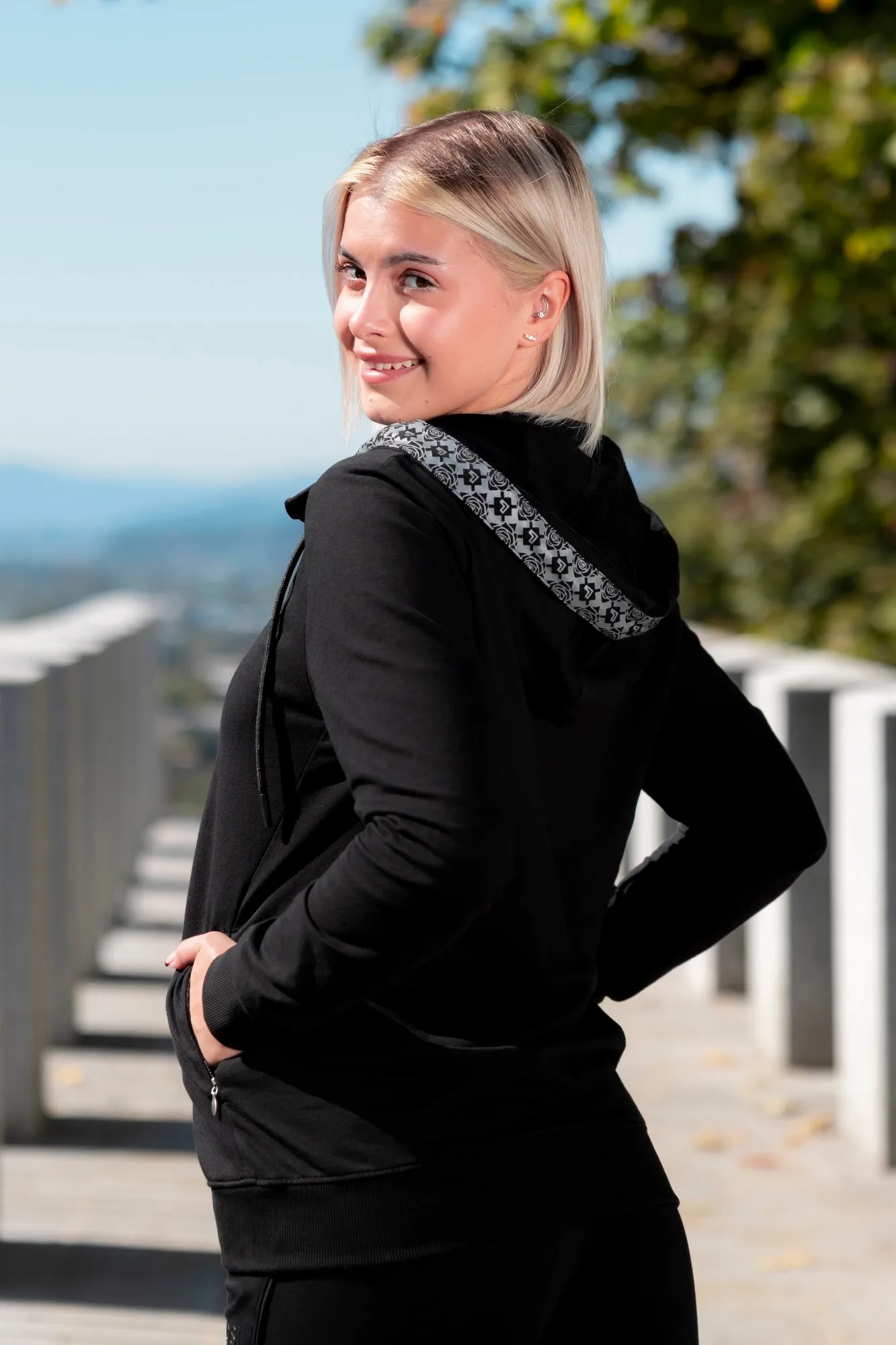 Mikina na zip Fergie