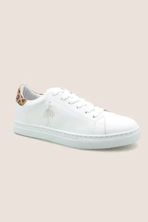 O.OEILLET - Sneakers basses blanches en cuir avec découpes vertes