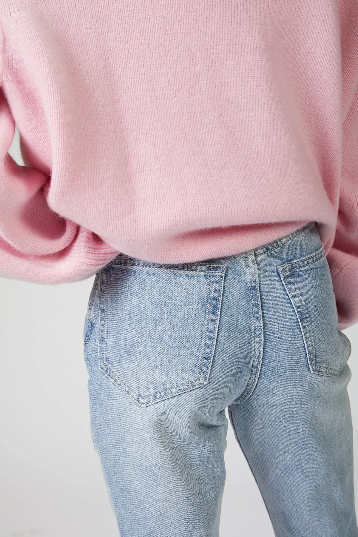 OVERSIZED CASHMERE TURTLENECK SWEATER