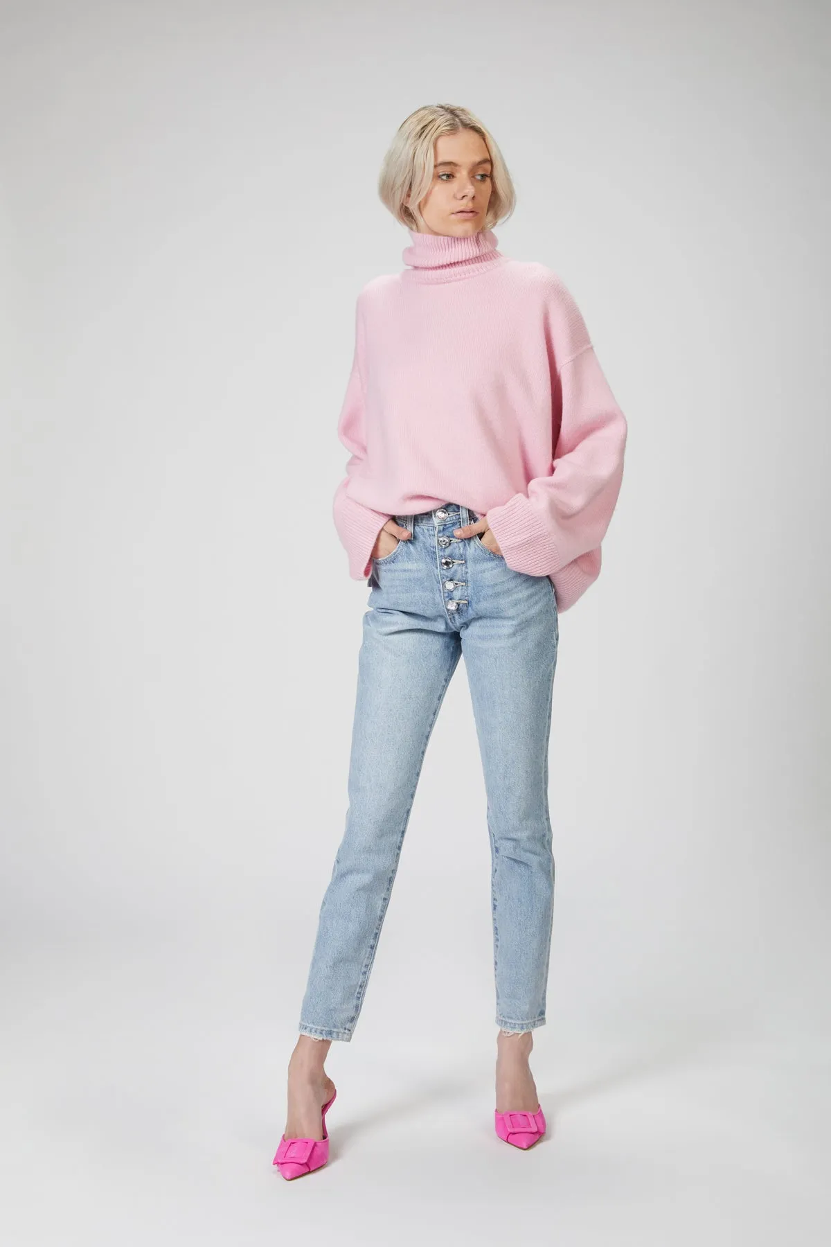 OVERSIZED CASHMERE TURTLENECK SWEATER