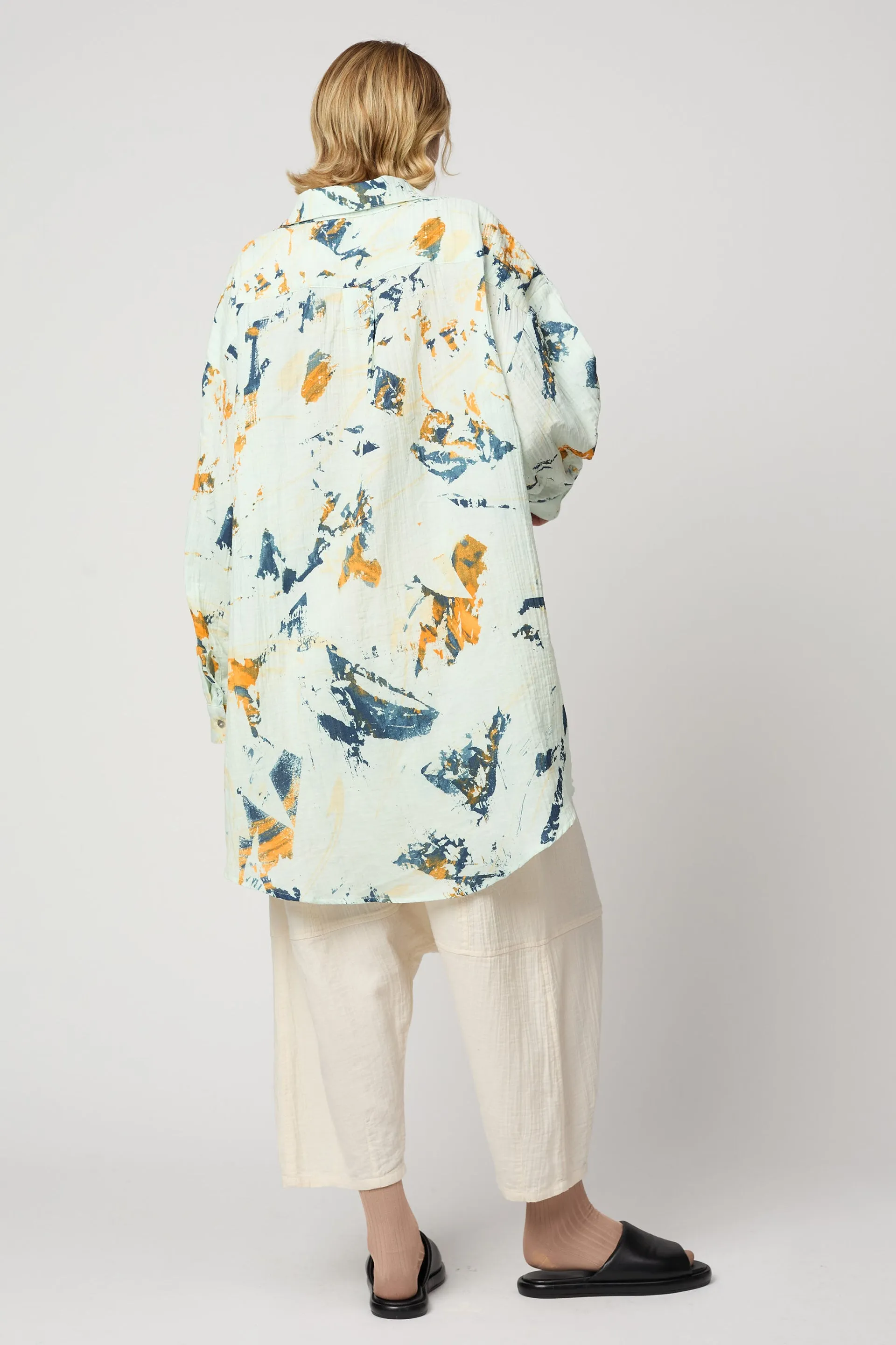 OVERSIZED OVERLAY IN CRINKLED COTTON, MARBLE