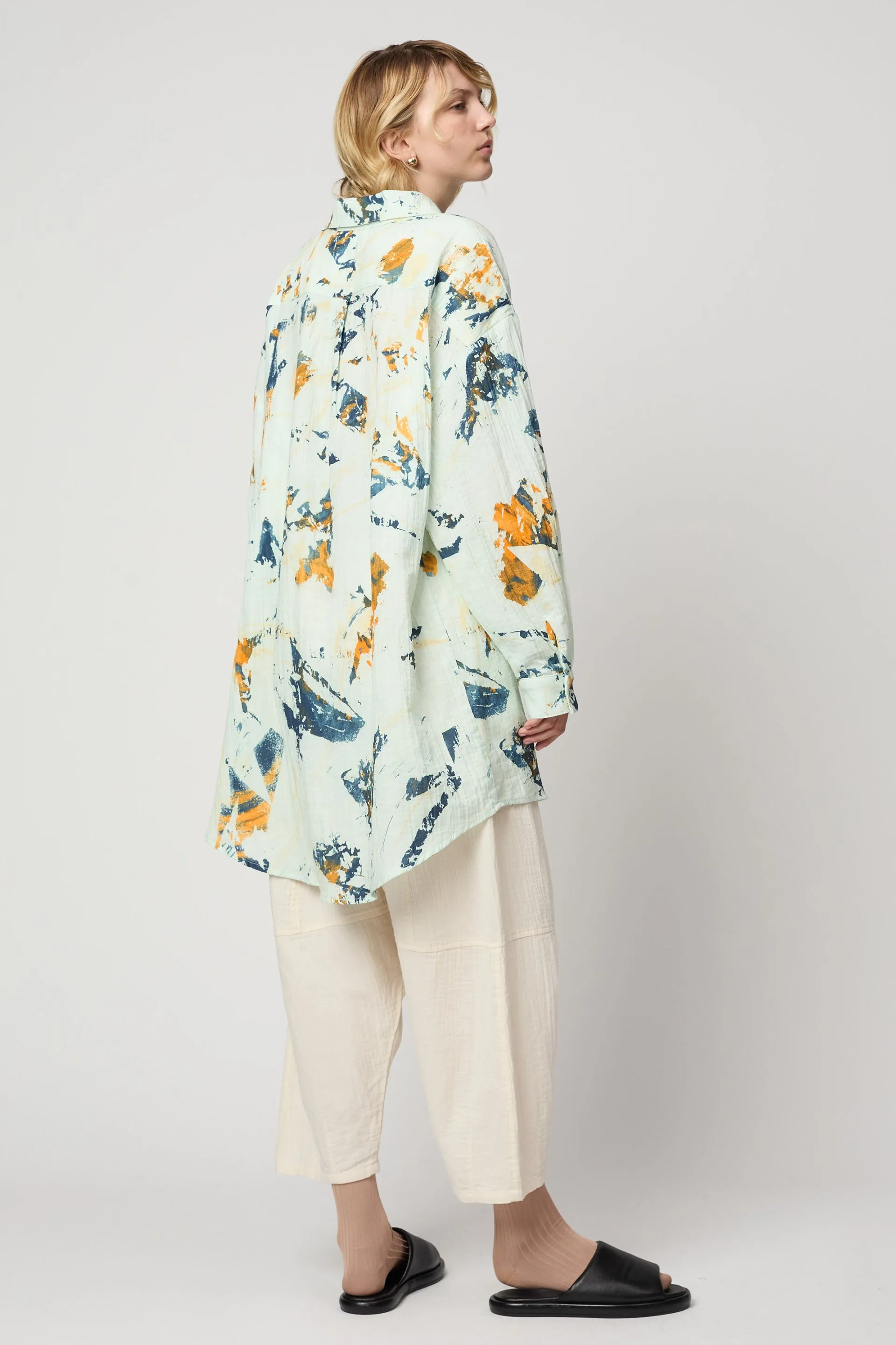 OVERSIZED OVERLAY IN CRINKLED COTTON, MARBLE