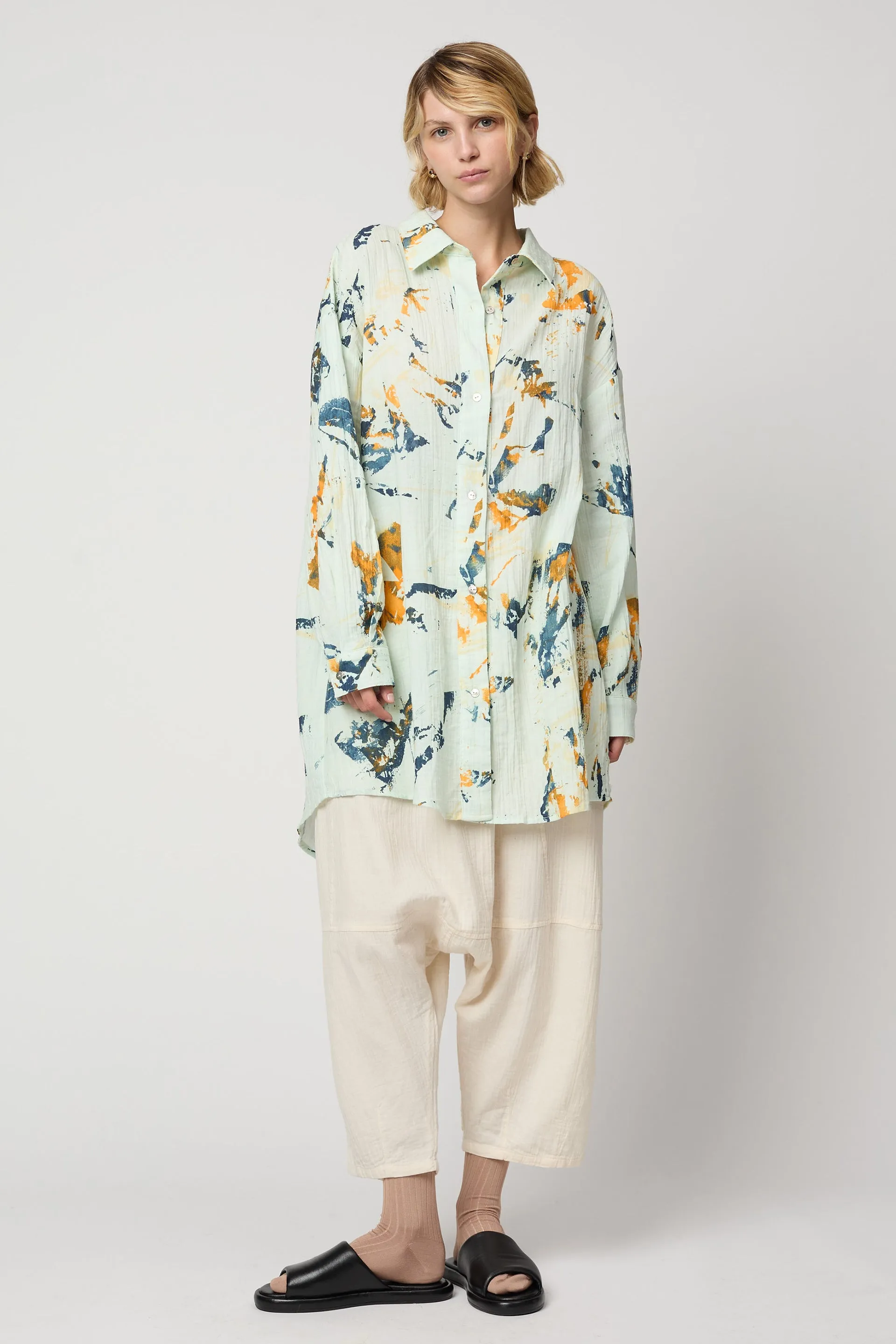 OVERSIZED OVERLAY IN CRINKLED COTTON, MARBLE