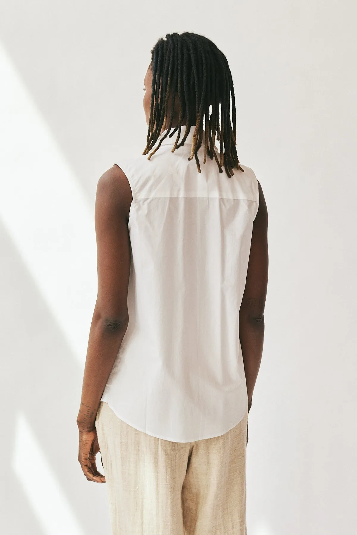 Pop Sleeveless Shirt