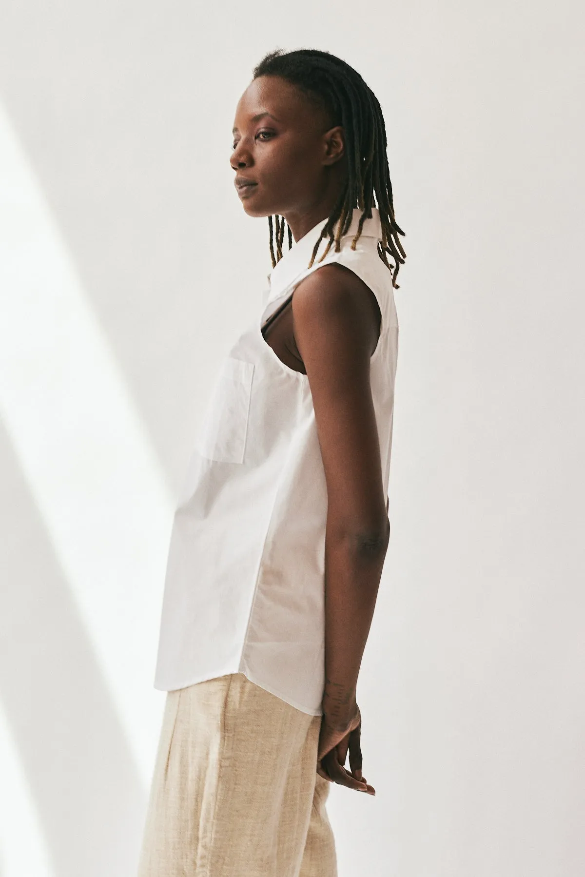 Pop Sleeveless Shirt
