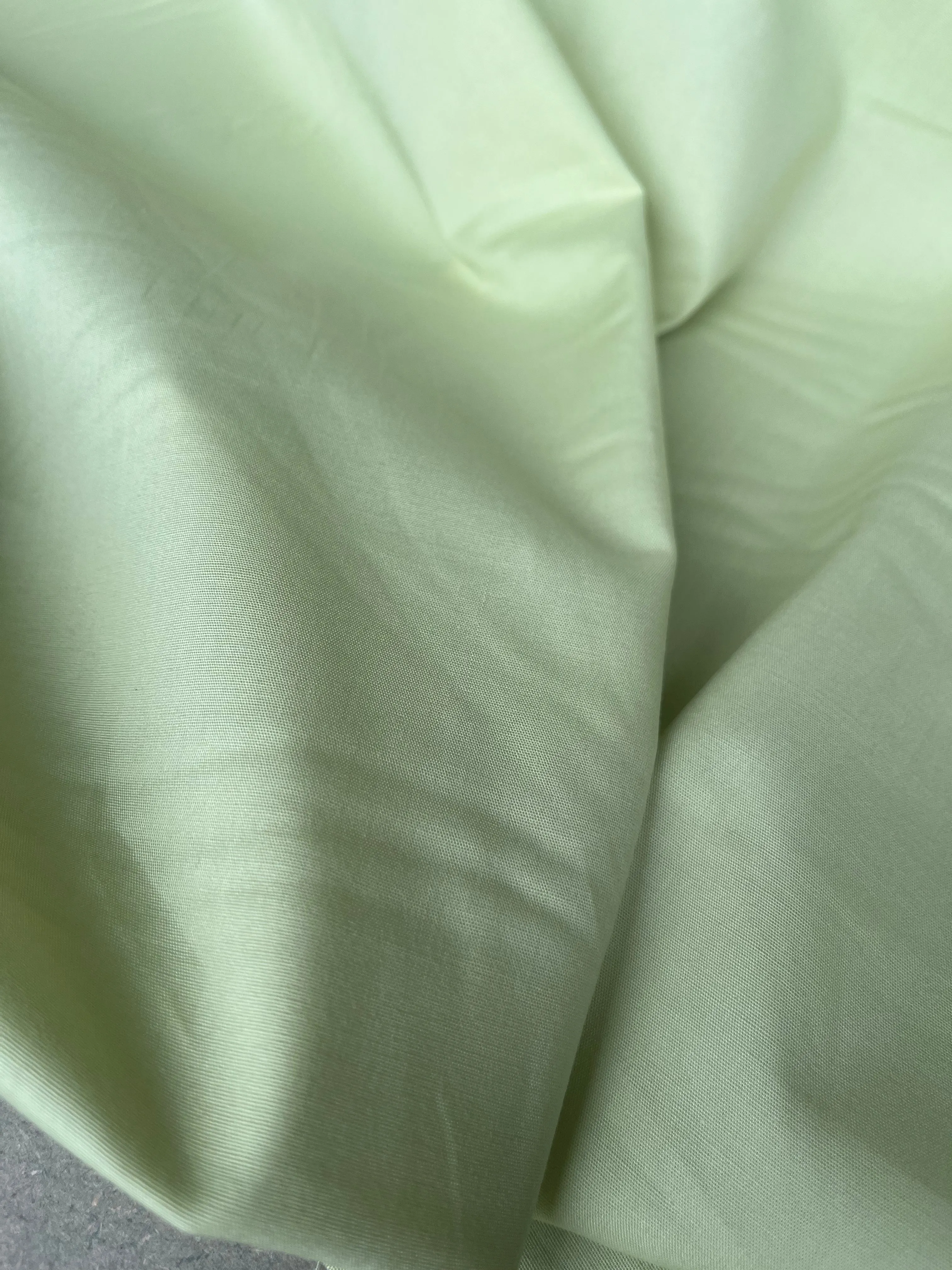 Poplin stretch prestige light avocado B02