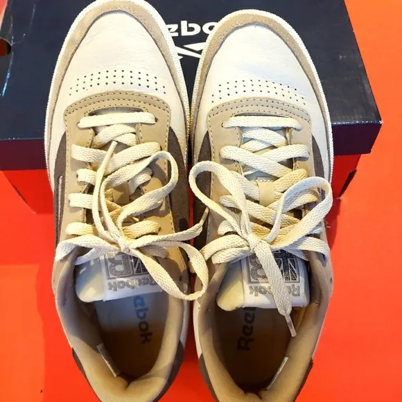 Reebok Sneakers
