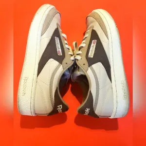 Reebok Sneakers