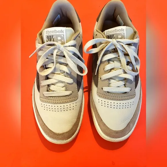 Reebok Sneakers
