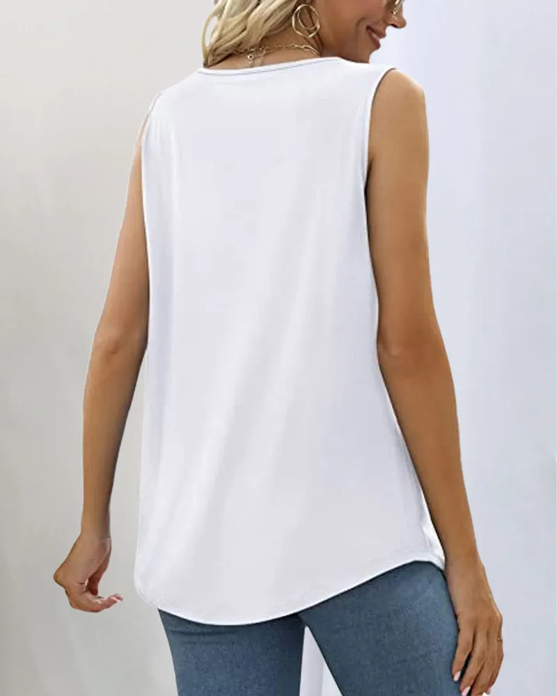 Sleek tank top with trendy square neckline