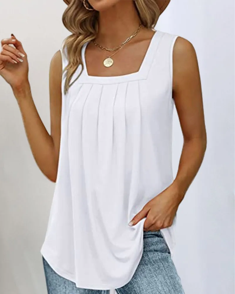 Sleek tank top with trendy square neckline