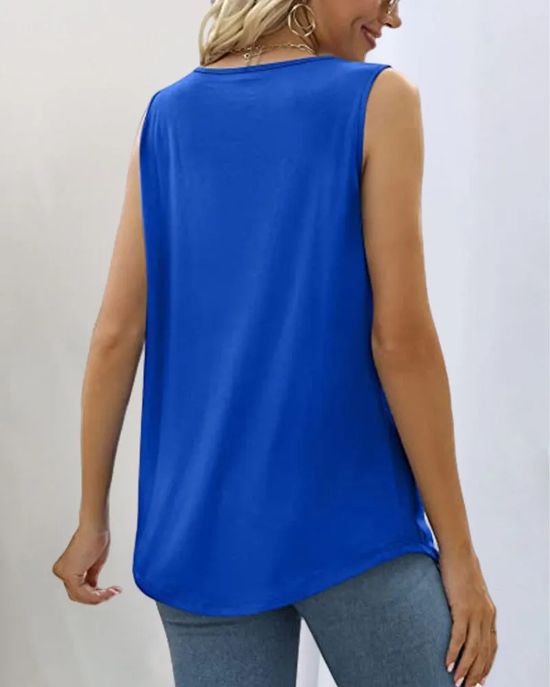 Sleek tank top with trendy square neckline