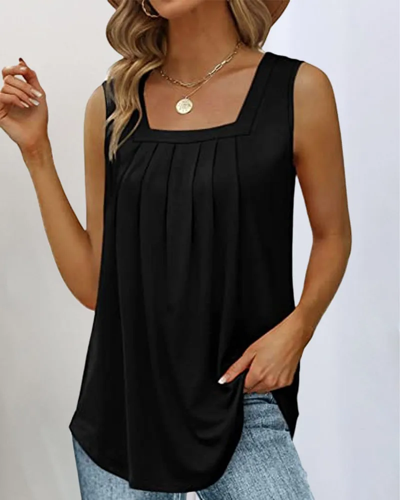 Sleek tank top with trendy square neckline