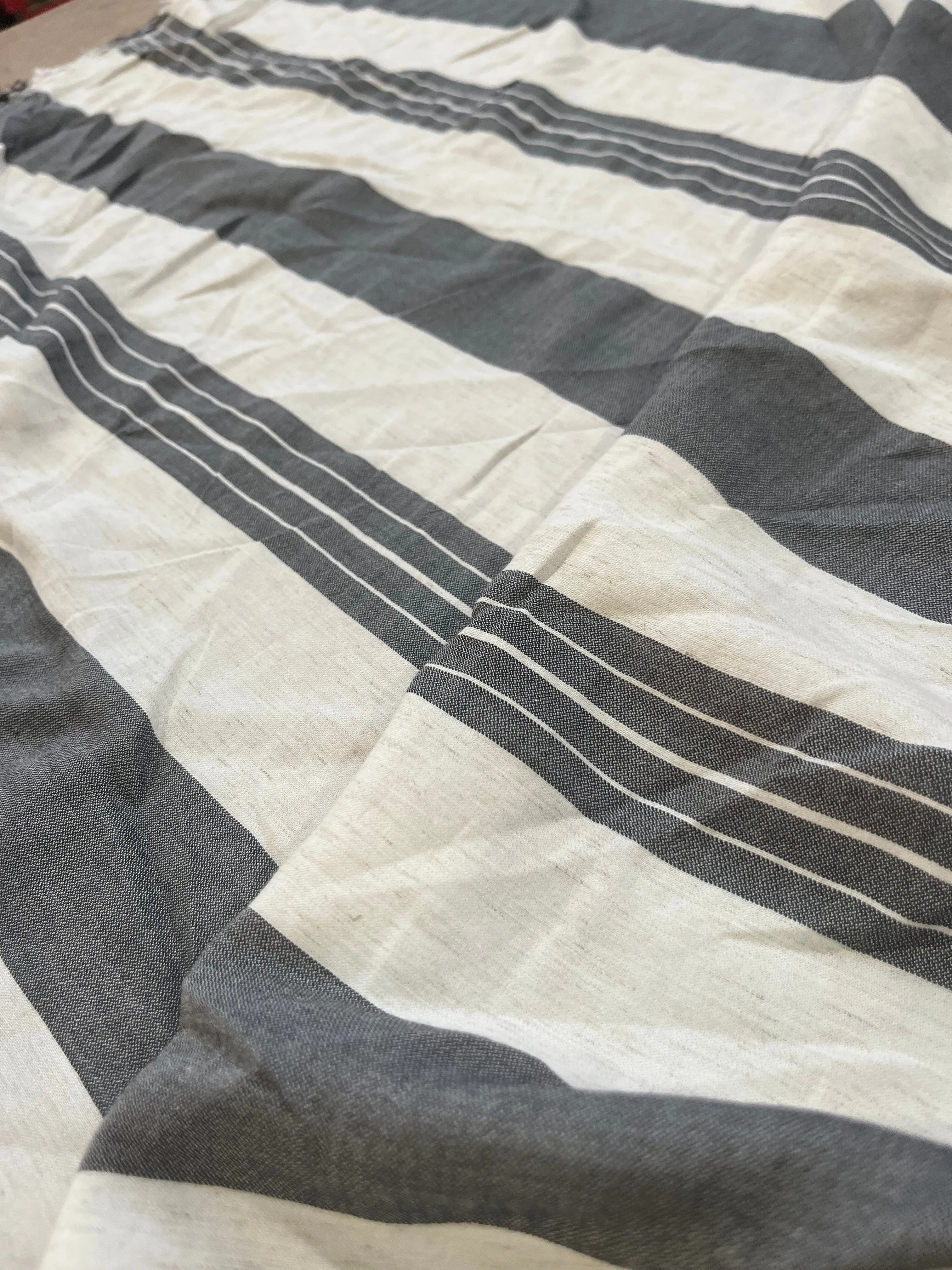 Viscose linen stripe Marcellin 004 H01