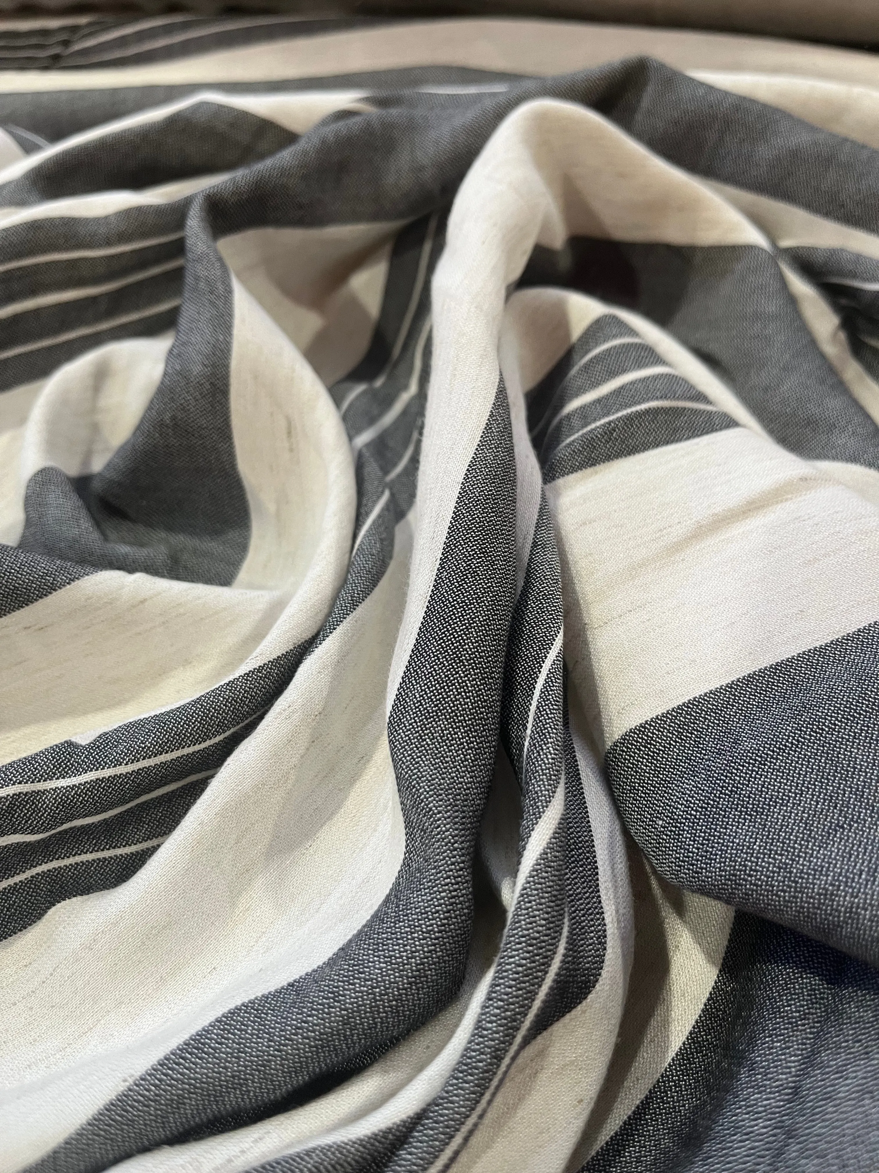 Viscose linen stripe Marcellin 004 H01