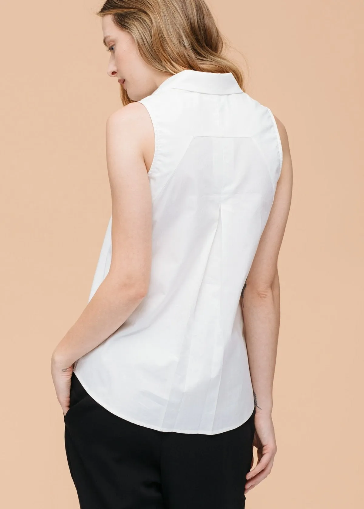 Women's Basic Sleeveless Poplin Shirt