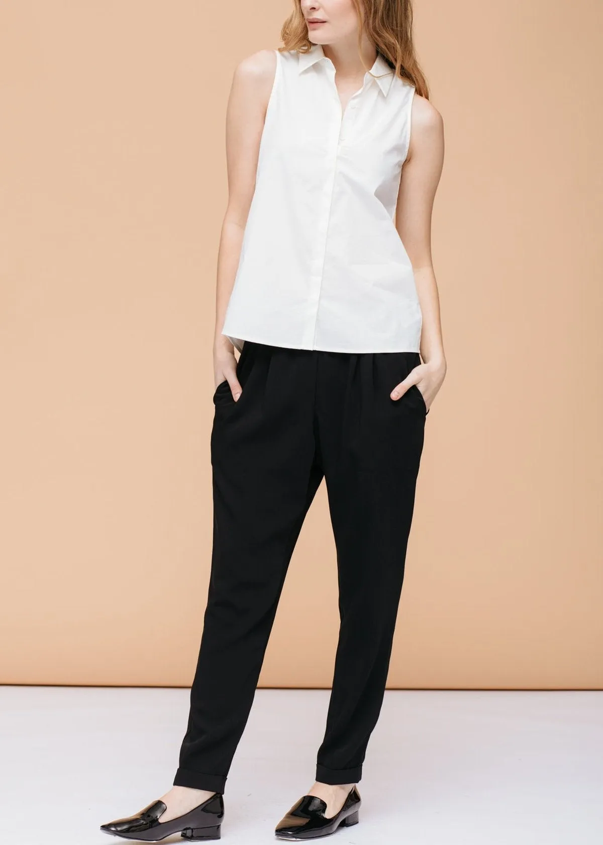 Women's Basic Sleeveless Poplin Shirt