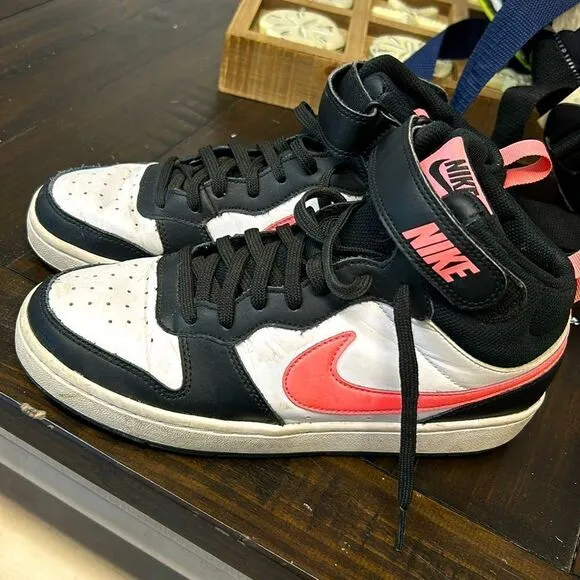 Youth 7 Nike high top sneakers tennis shoe designer athletic shoe youth 7 black